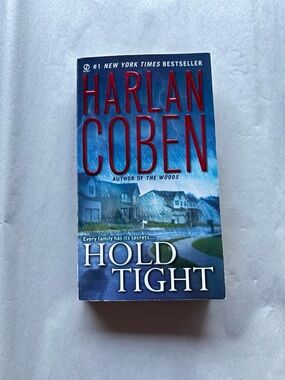 Harlan Coben Hold Tight book